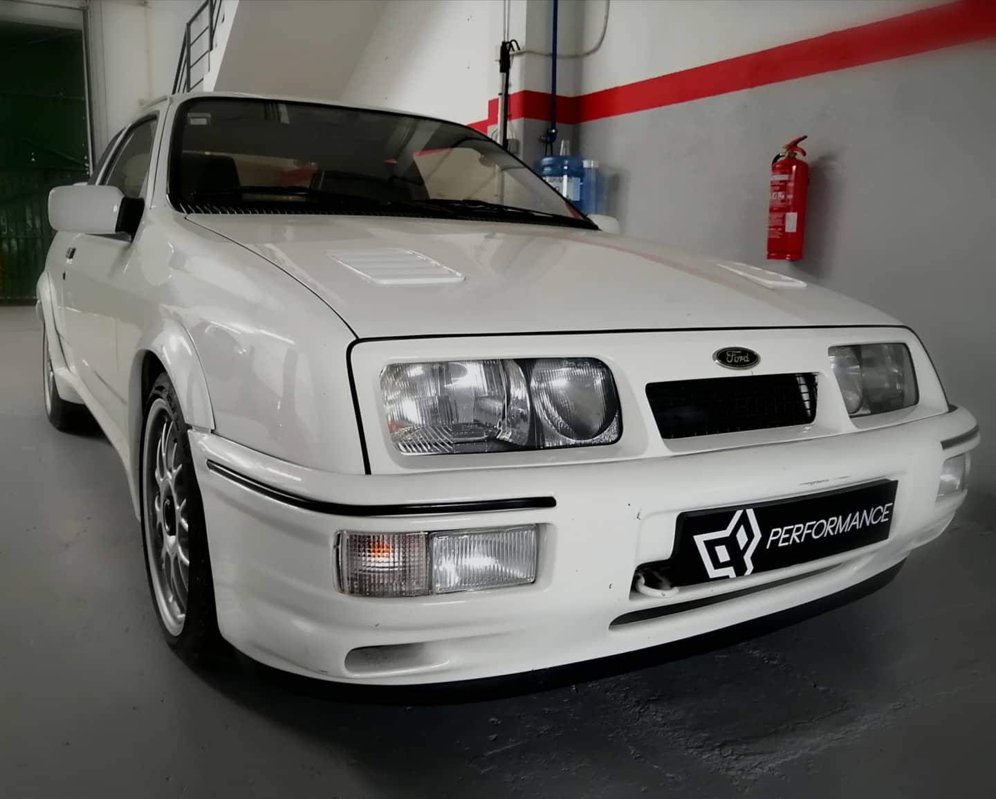 Ford Sierra Cosworth 4x4 — Dispensa apresentações