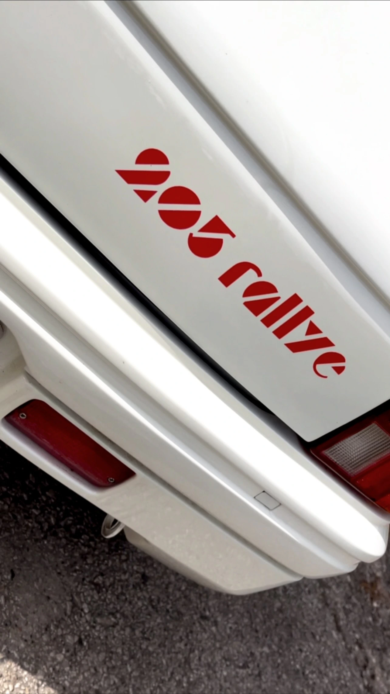 Peugeot 205 Rallye — Carburador reconstruído e afinado